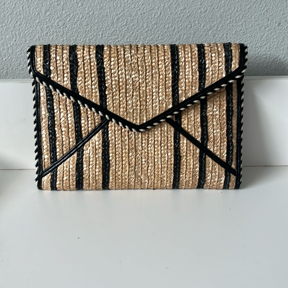 patterned clutch
